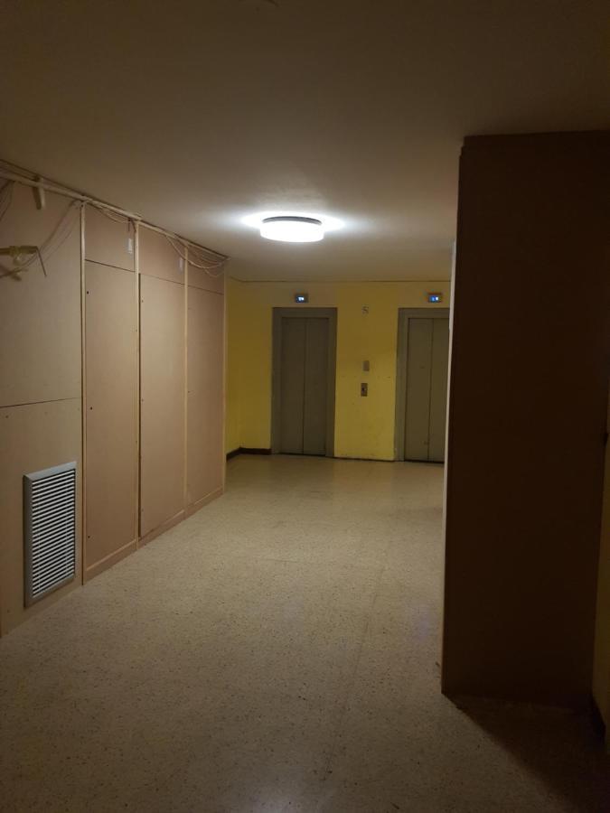 Chambre Spacieuse - Dressing - Sdb Communes - Parking Prive Ним Екстериор снимка