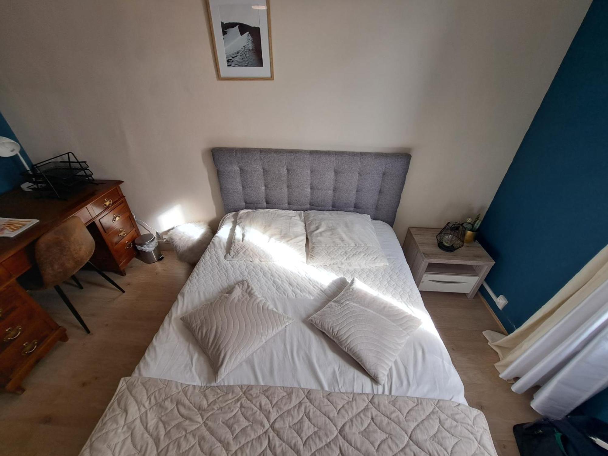 Chambre Spacieuse - Dressing - Sdb Communes - Parking Prive Ним Екстериор снимка